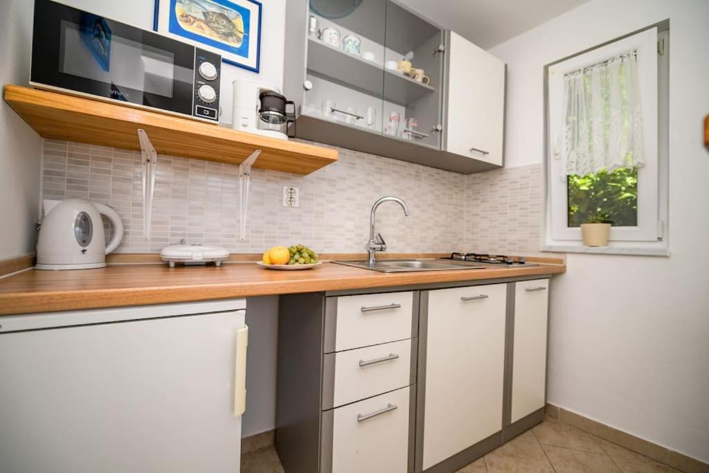 Bozena Apartment Mali Losinj Bagian luar foto